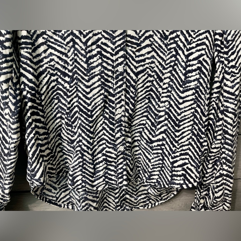 Joe’s Jeans Silk Animal Chevron Print Long Sleeved Button Up Blouse Sz XS Summer - Picture 4 of 13